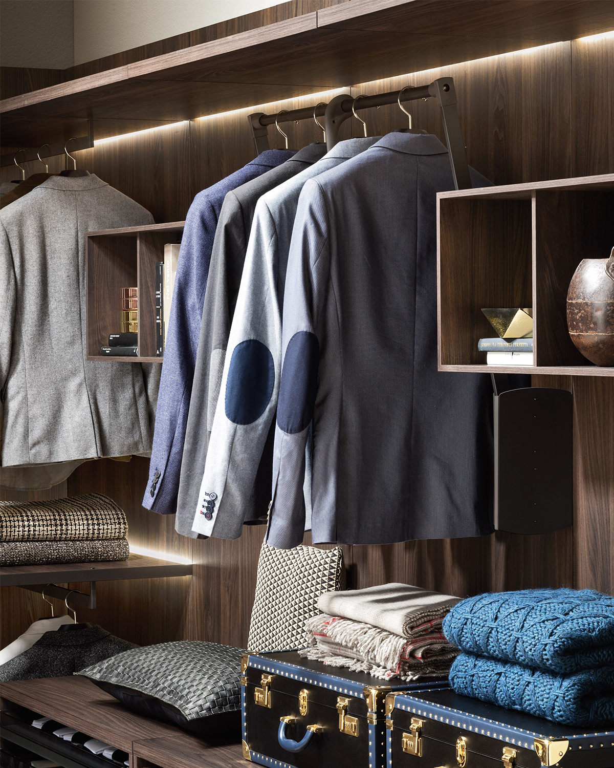 Inloopkast Walk in closet Break N detail 5 BedHabits.jpg
