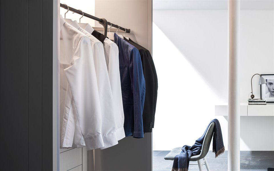 Kastinterieur Kledingkasten BedHabits uittrekbare hanger