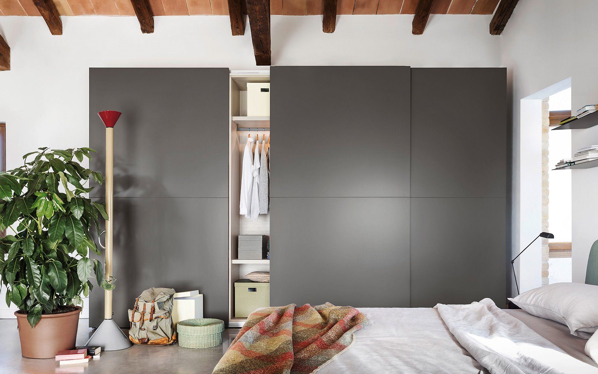 Garderobekast schuifdeurkast Allison N Bedhabits 1920x1200 slider