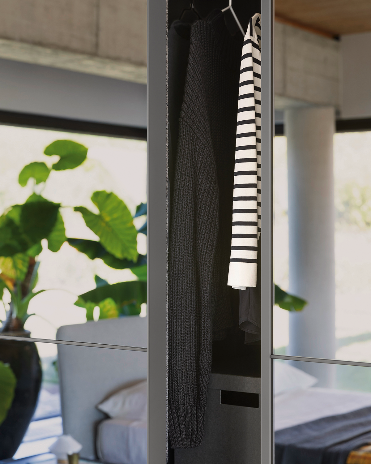 Garderobekast Schuifdeurkast Crystal Detail Bedhabits 1.jpg