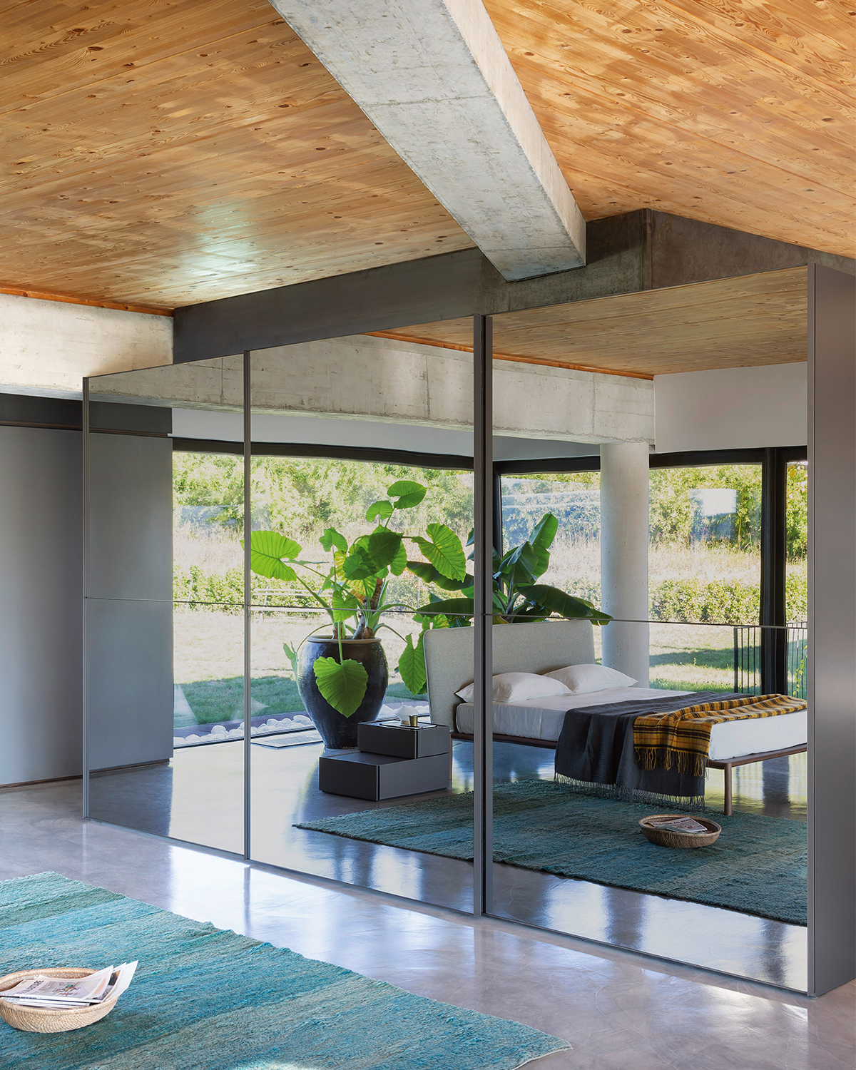 Garderobekast Schuifdeurkast Crystal Detail Bedhabits 2.jpg